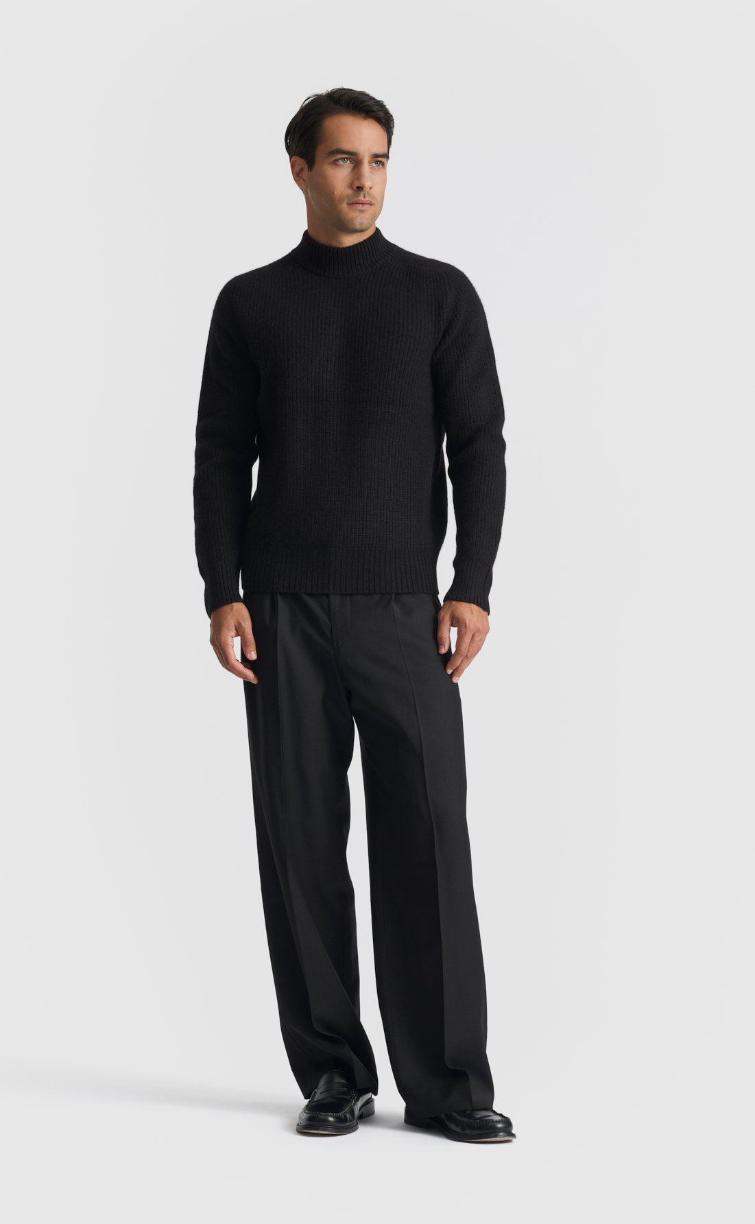 Cashmere Hi-Neck Sweater in Black