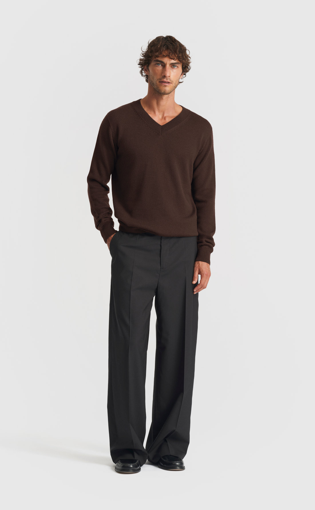Merino V-Neck Sweater in Night Brown