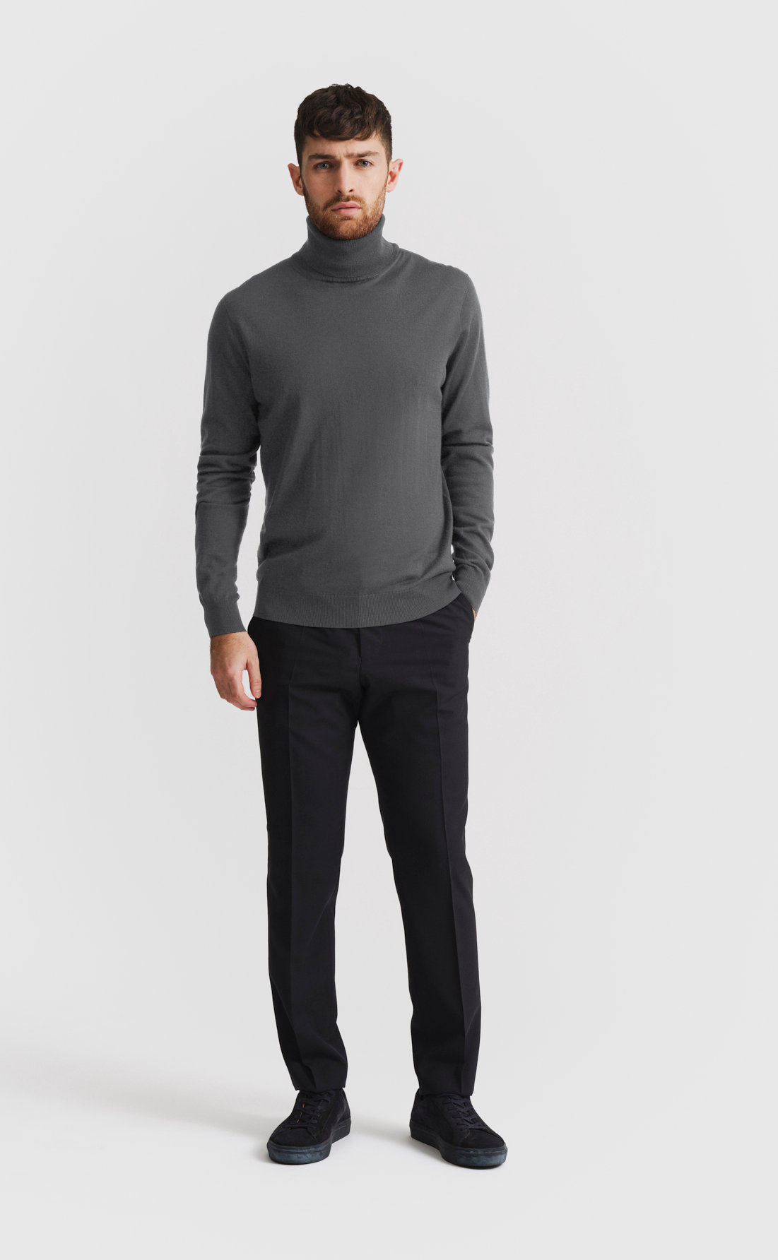 Merino Turtle-Neck Pullover in Dark Shadow