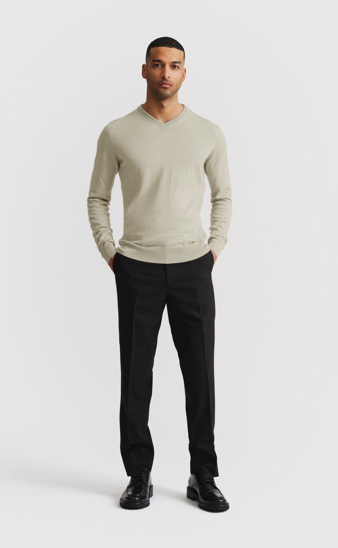 Merino V-Neck Pullover in Silver Green