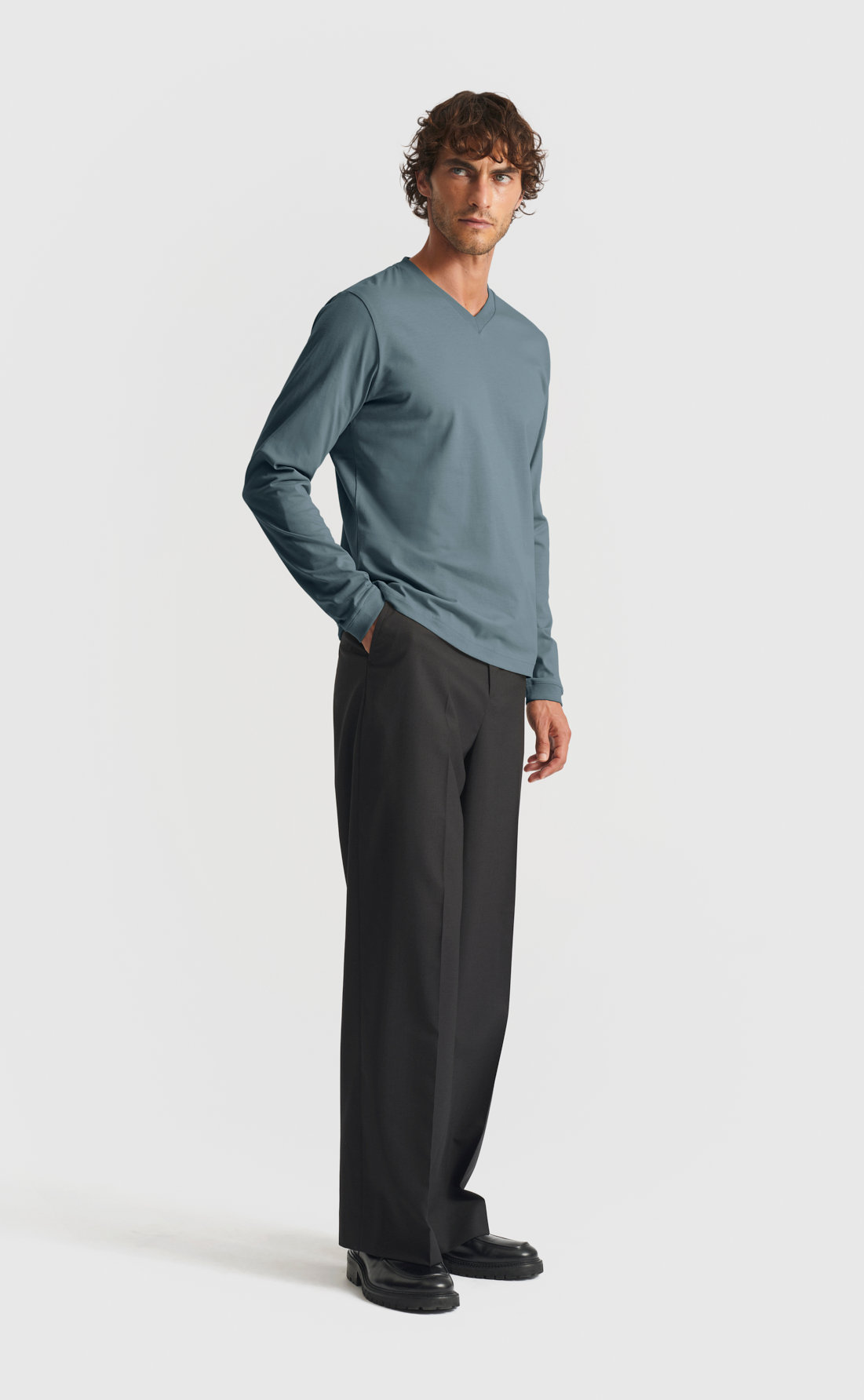 Cotton V-Neck T-Shirt / Long-Sleeve in Stormy Weather