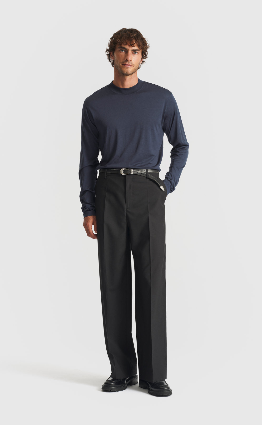 Wool Hi-Neck T-Shirt / Long-sleeve in Navy