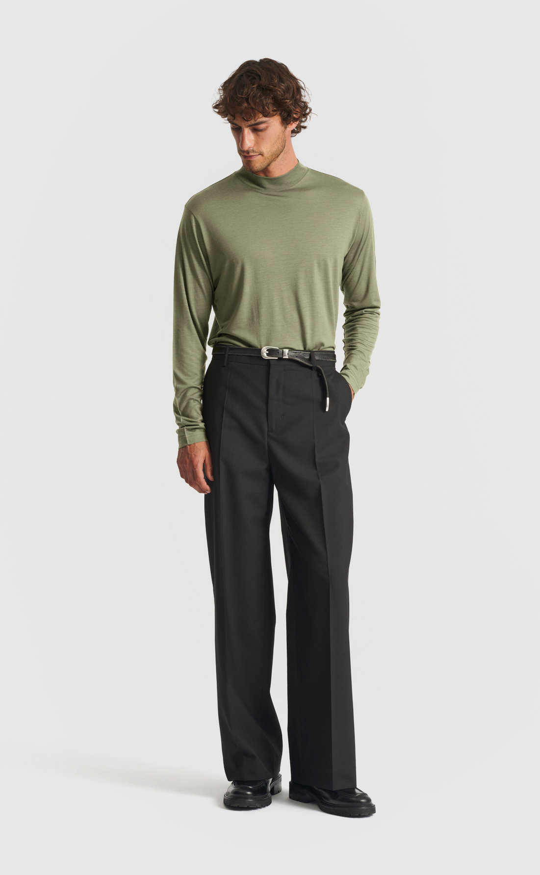Wool Hi-Neck T-Shirt / Long-sleeve in Oil Green