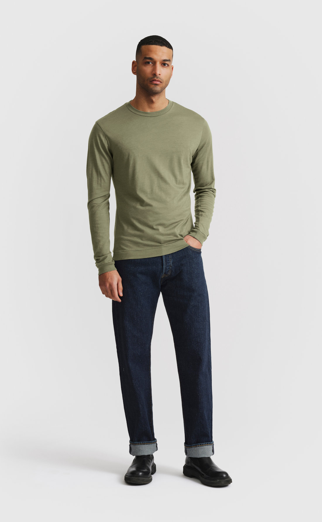 Wool T-Shirt / Long-sleeve in Oil Green