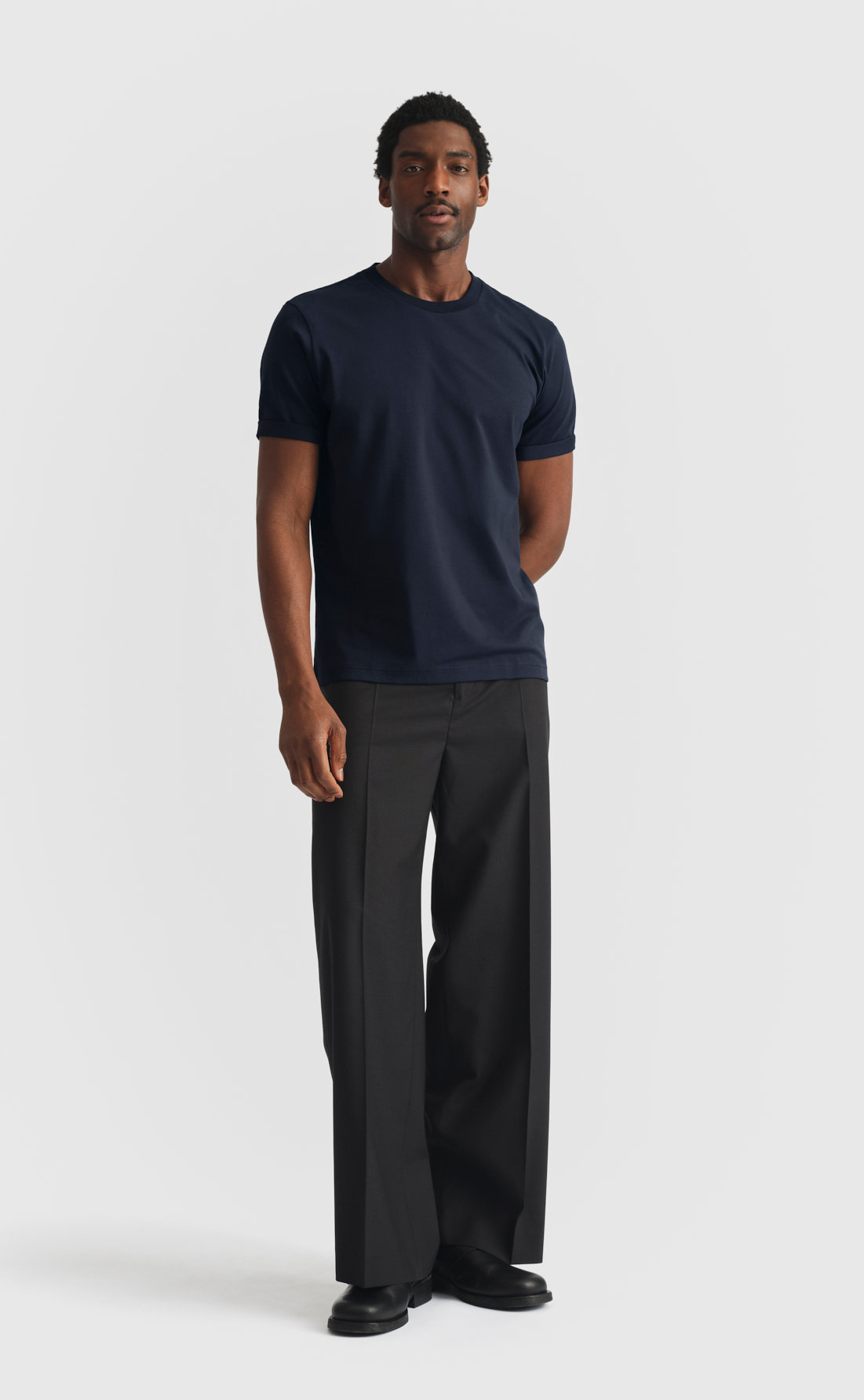 Cotton T-Shirt / Folded Sleeves in Deep Blue