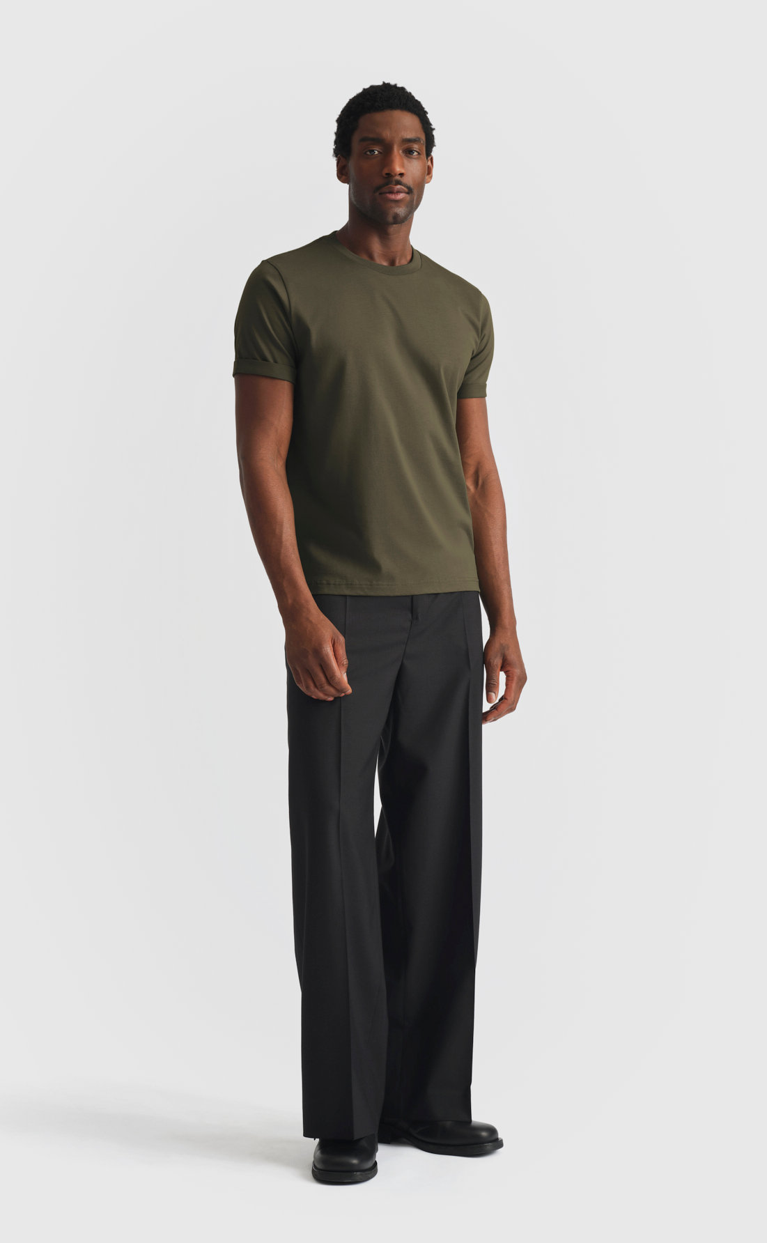 Cotton T-Shirt / Folded Sleeves in Grape Leaf