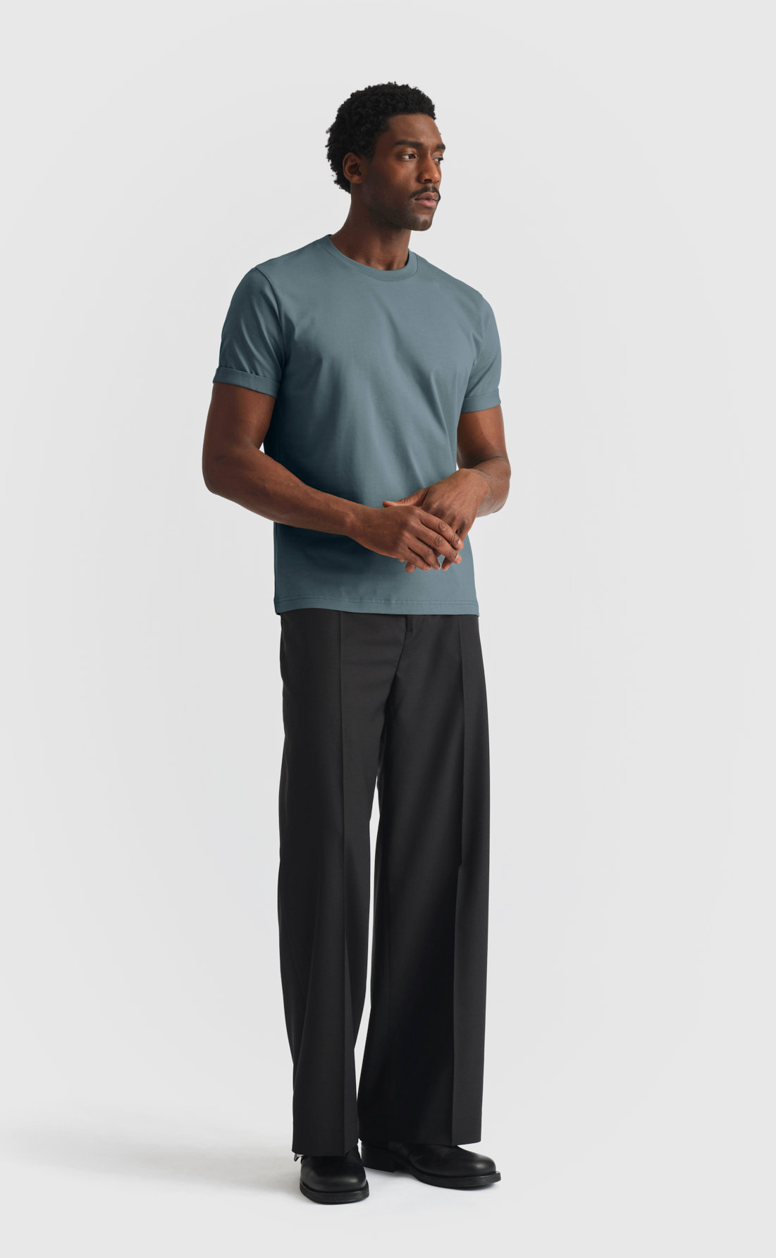 Cotton T-Shirt / Folded Sleeves in Stormy Weather