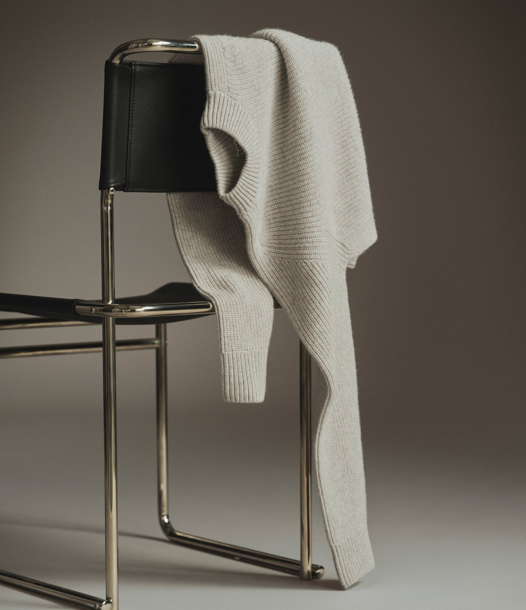 Cashmere Hi-Neck Sweater / Light Grey