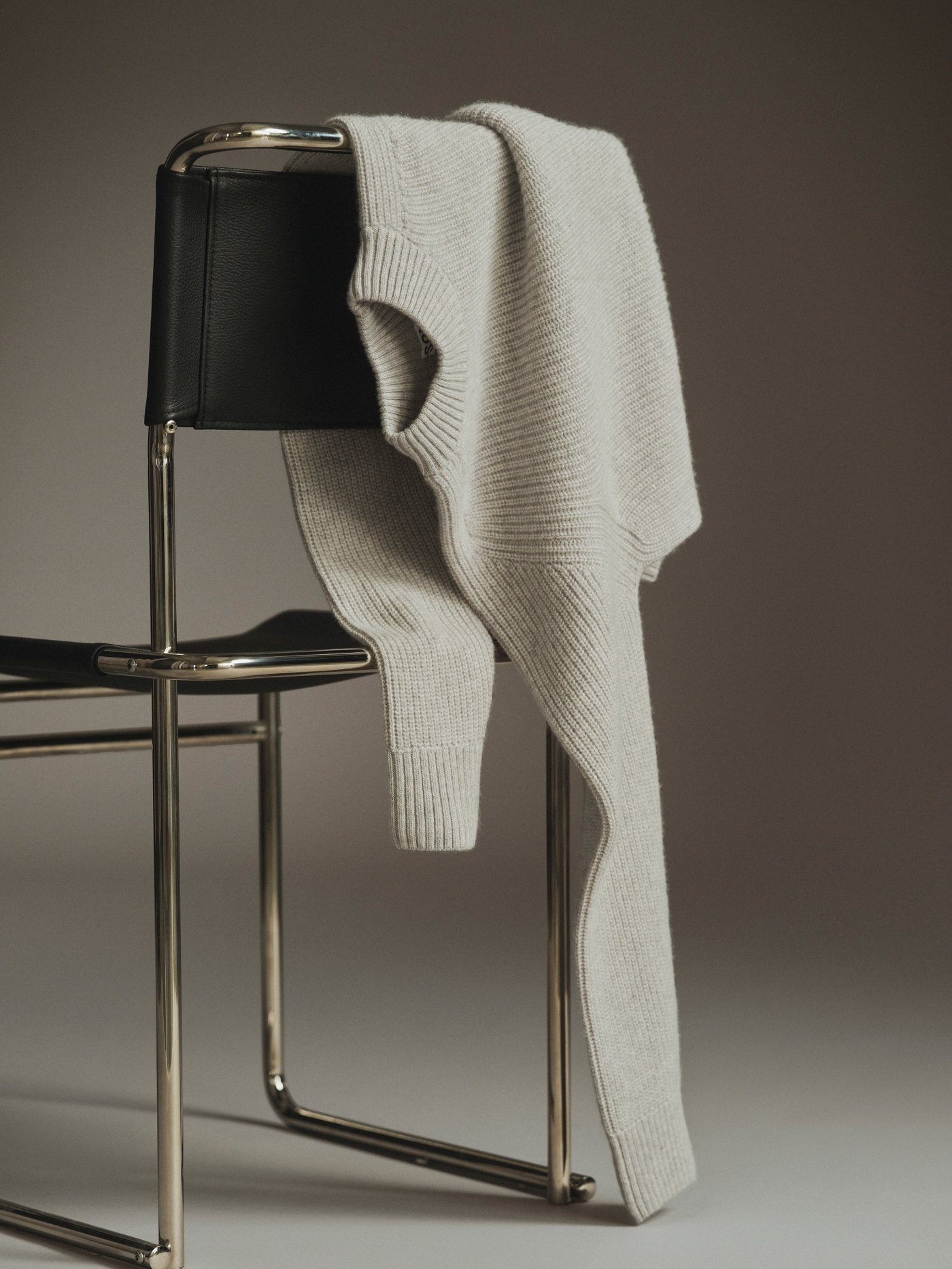 Cashmere Hi-Neck Sweater / Light Grey