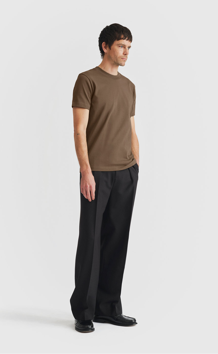 Model wearing our extra heavy cotton t-shirt in cub
